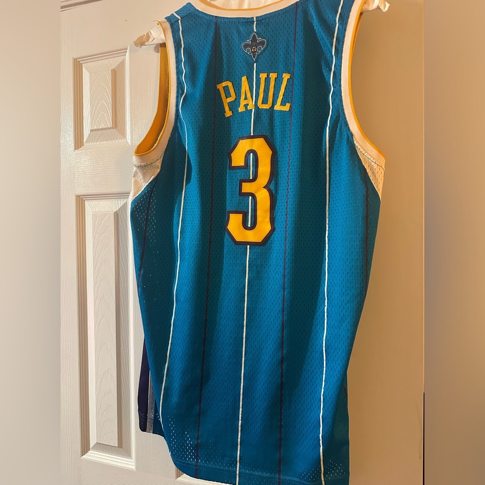 *vintage* New Orleans hornets Chris Paul jersey